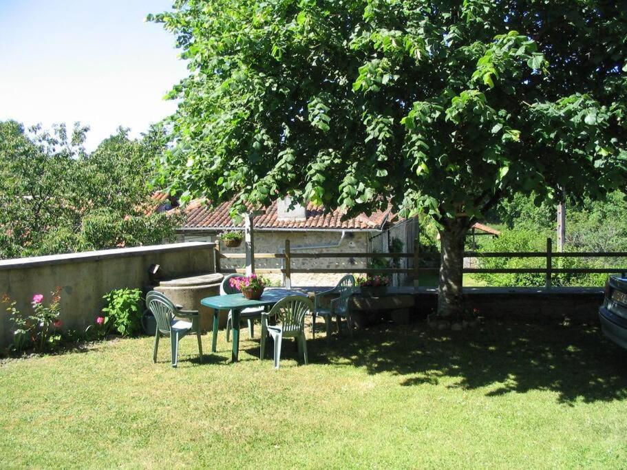 Cottage By The Chateau With Pool In National Parc Les Salles-Lavauguyon المظهر الخارجي الصورة