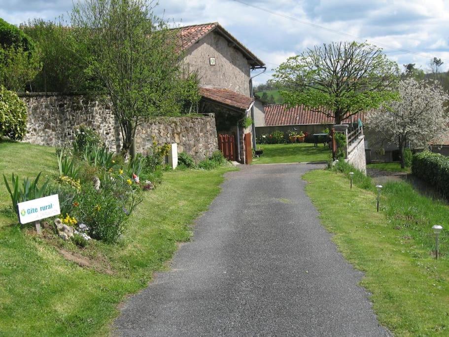 Cottage By The Chateau With Pool In National Parc Les Salles-Lavauguyon المظهر الخارجي الصورة