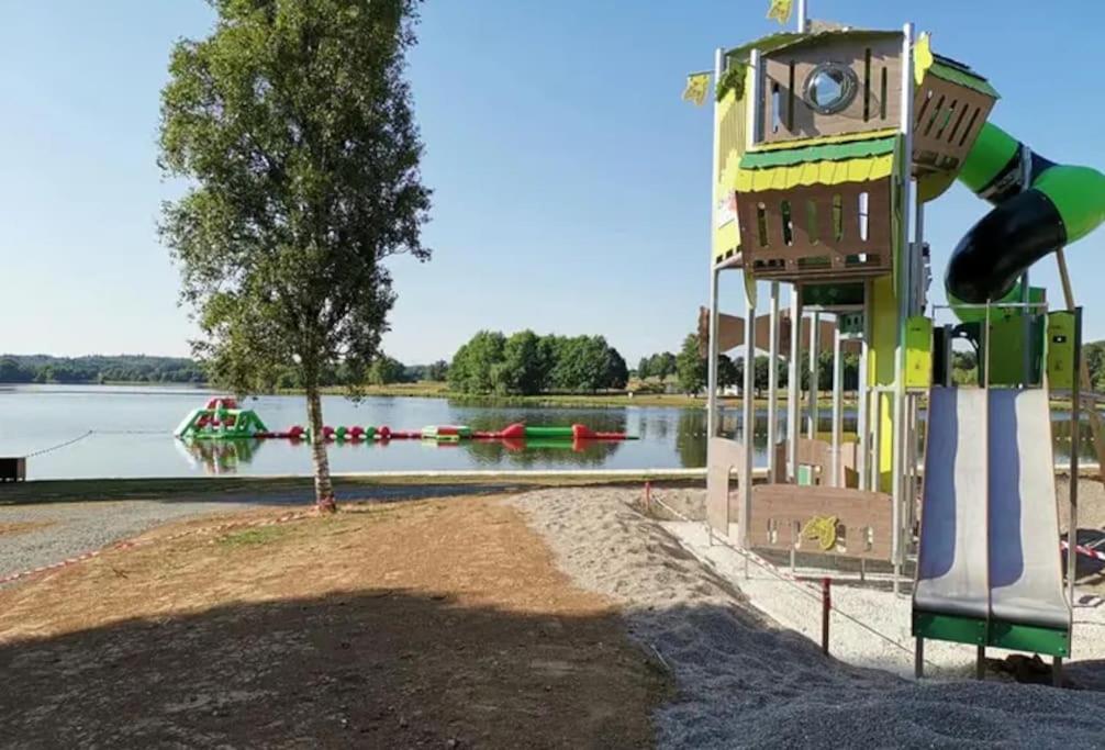 Cottage By The Chateau With Pool In National Parc Les Salles-Lavauguyon المظهر الخارجي الصورة