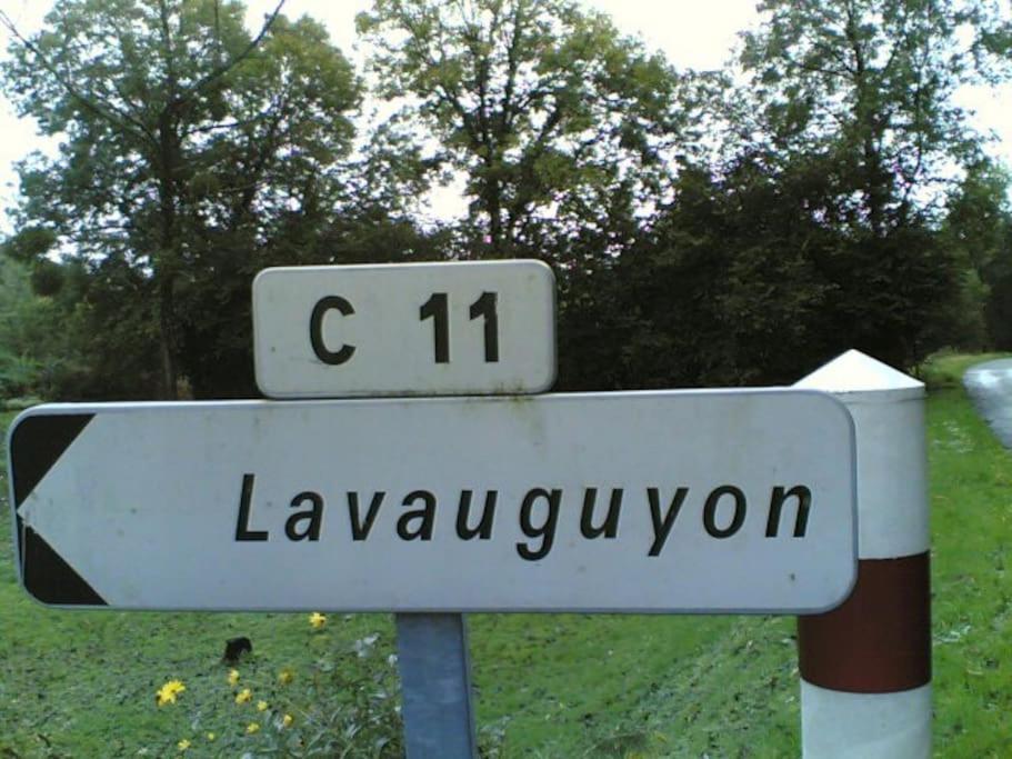 Cottage By The Chateau With Pool In National Parc Les Salles-Lavauguyon المظهر الخارجي الصورة