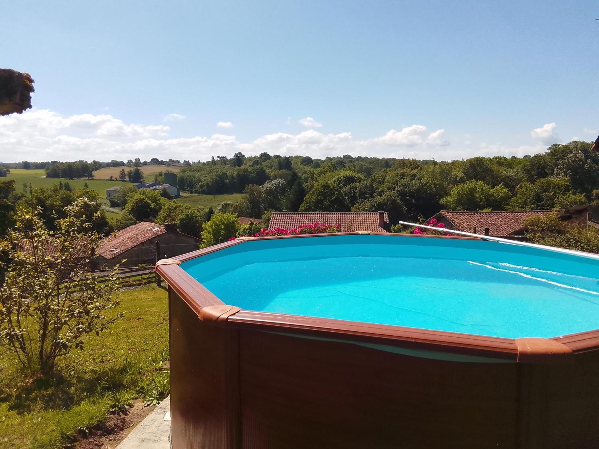 Cottage By The Chateau With Pool In National Parc Les Salles-Lavauguyon المظهر الخارجي الصورة